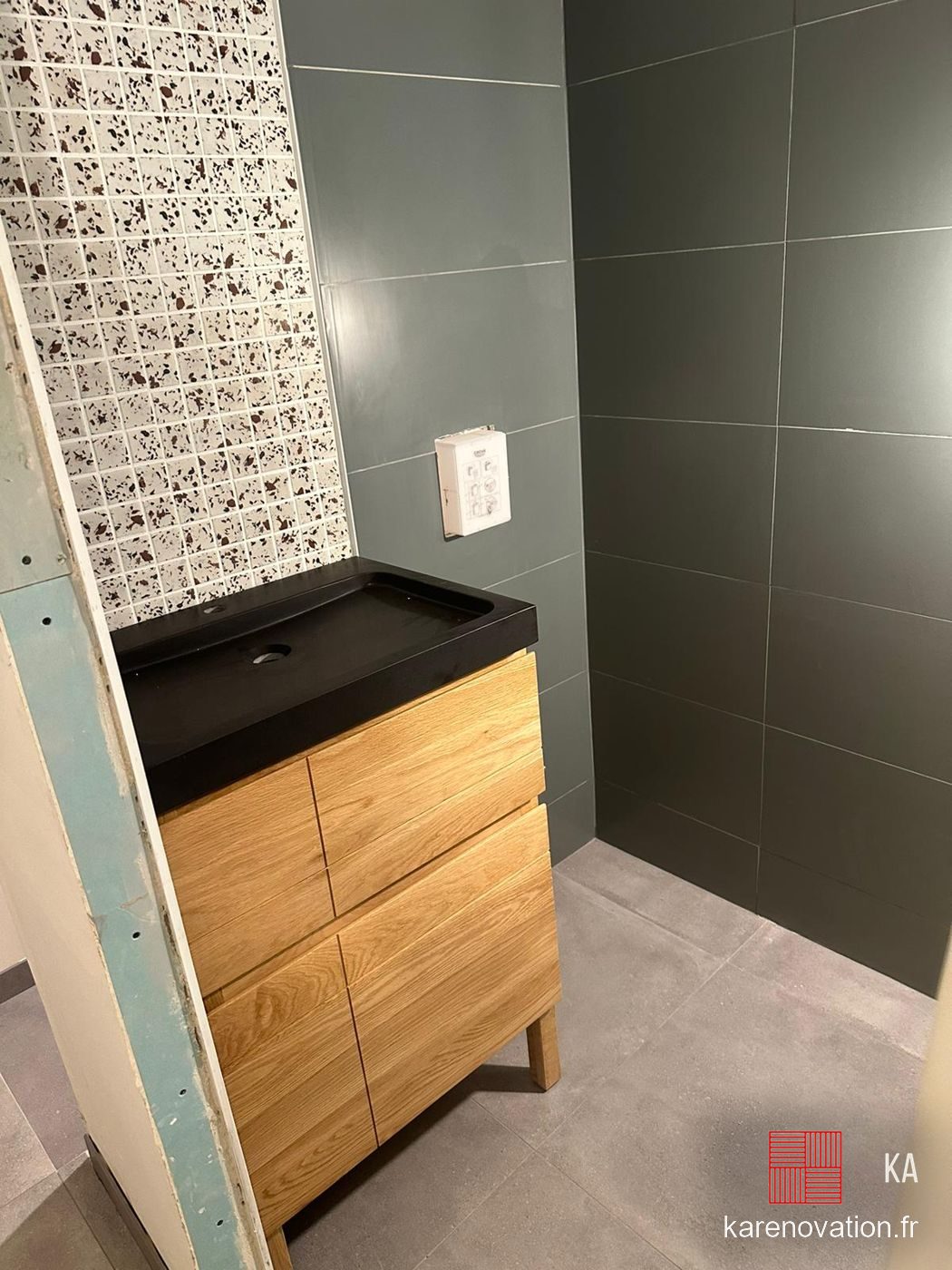 Salle de bain rénovée par KA Rénovation